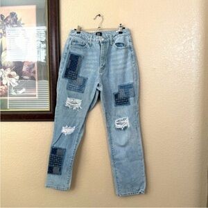Simple Society Patch Jeans Size 9/29
Does have stains see pictures